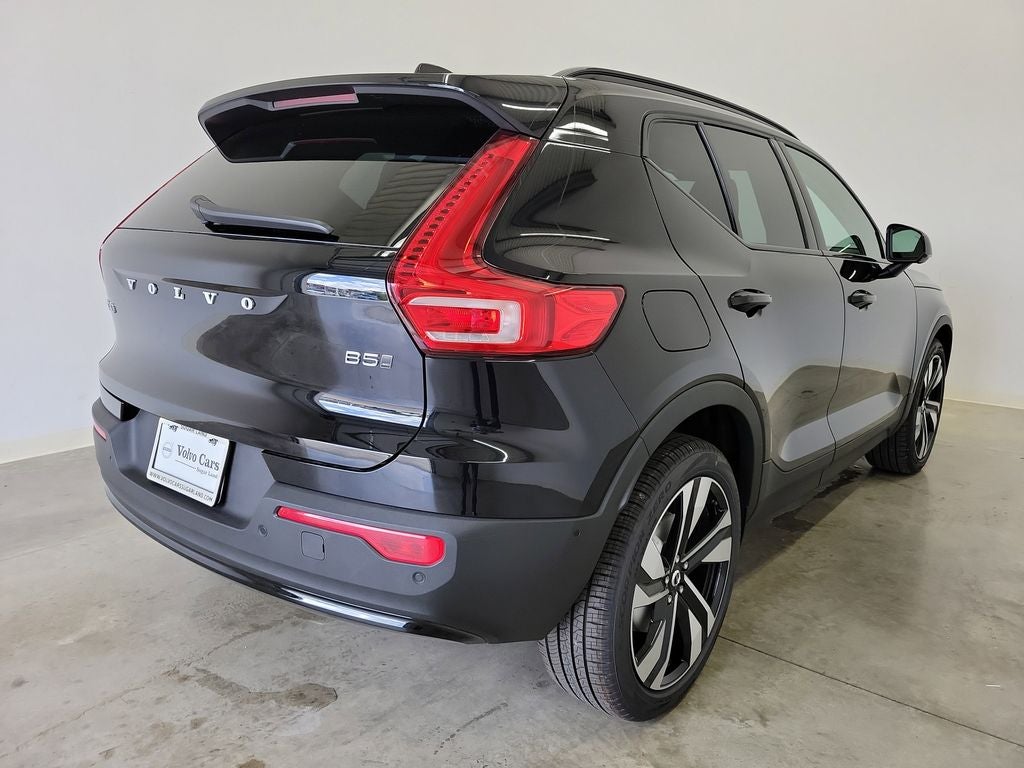 2026 Volvo XC40 B5 Plus