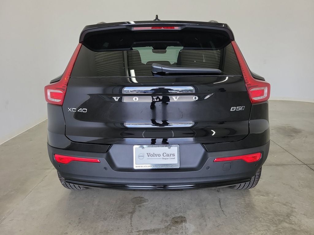 2026 Volvo XC40 B5 Plus