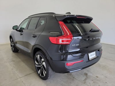 2026 Volvo XC40 B5 Plus