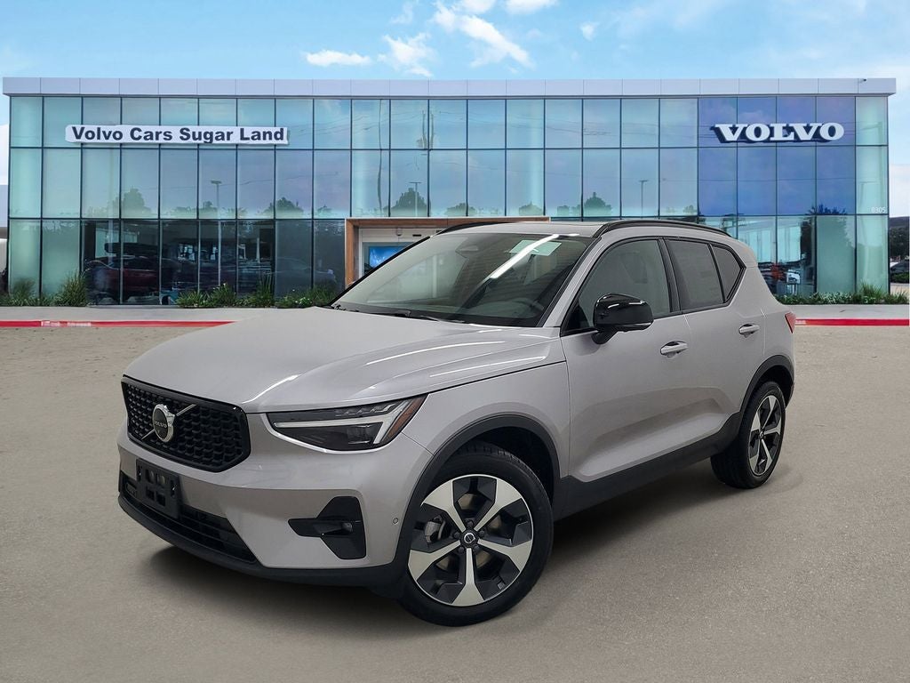 2026 Volvo XC40 B5 Plus