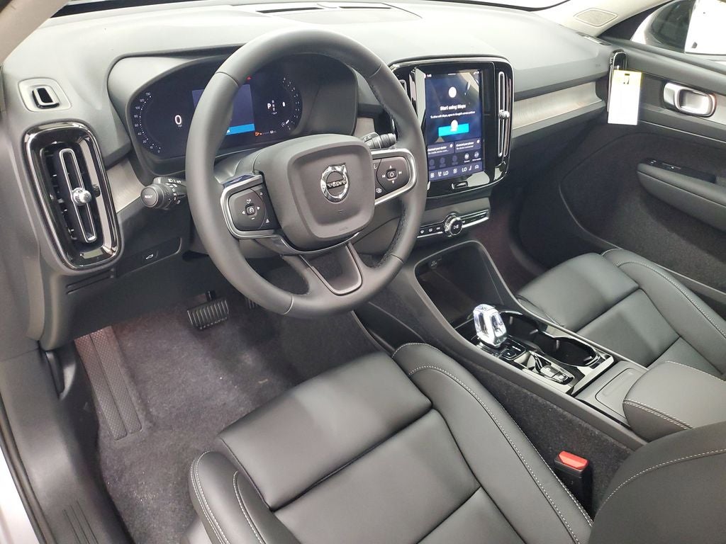 2026 Volvo XC40 B5 Plus