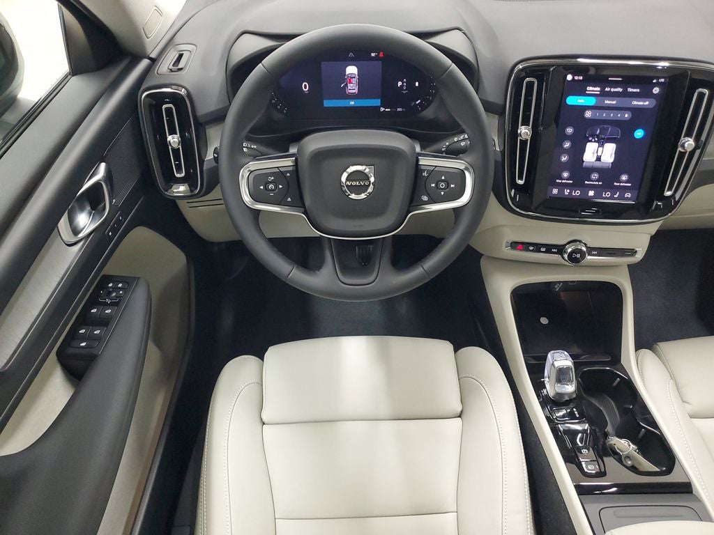 2026 Volvo XC40 B5 Plus