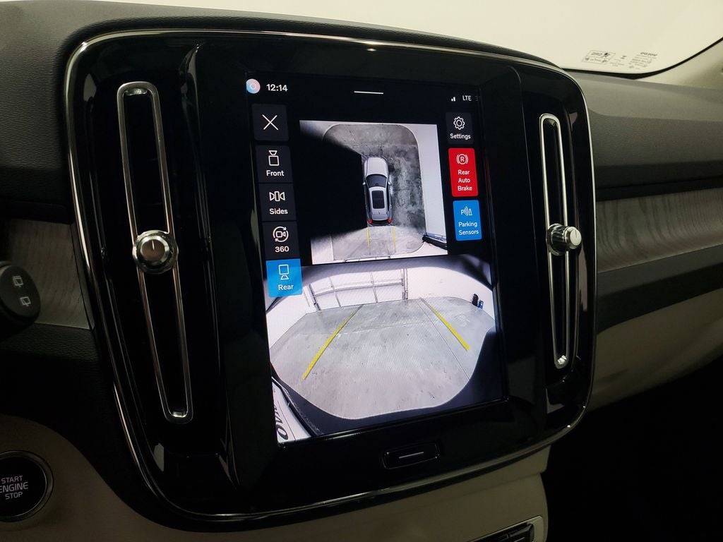 2026 Volvo XC40 B5 Plus