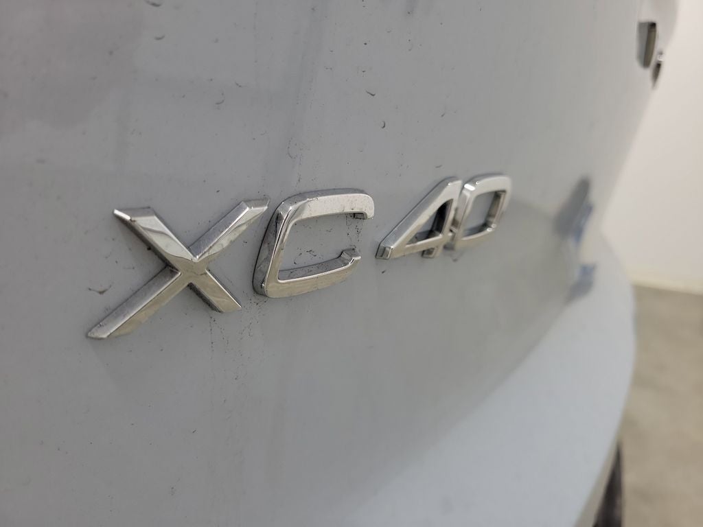 2026 Volvo XC40 B5 Plus