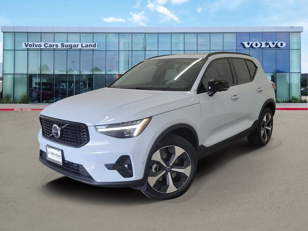 2026 Volvo XC40 B5 Plus
