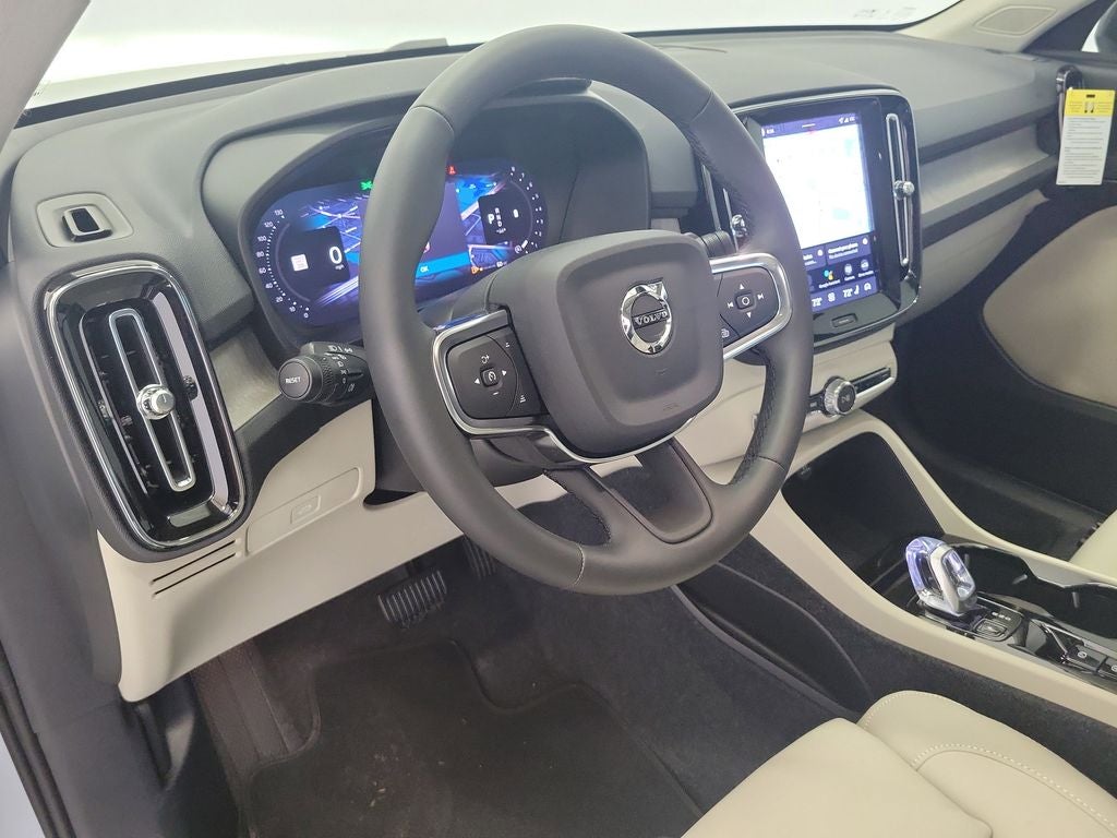 2026 Volvo XC40 B5 Plus