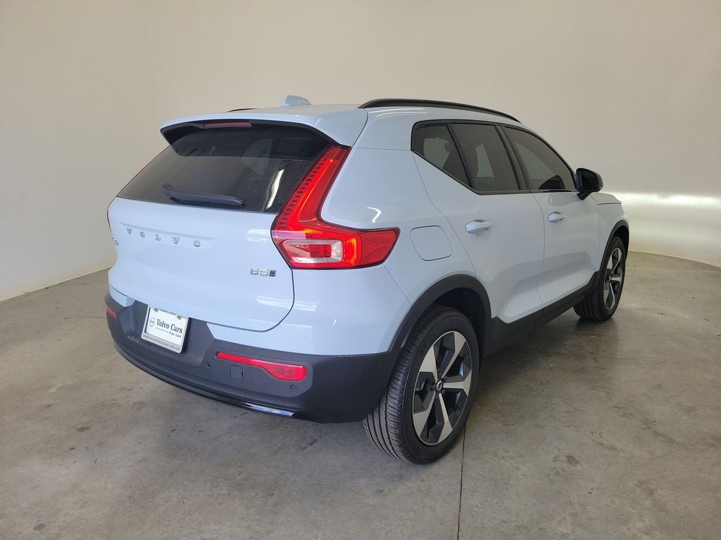 2026 Volvo XC40 B5 Plus