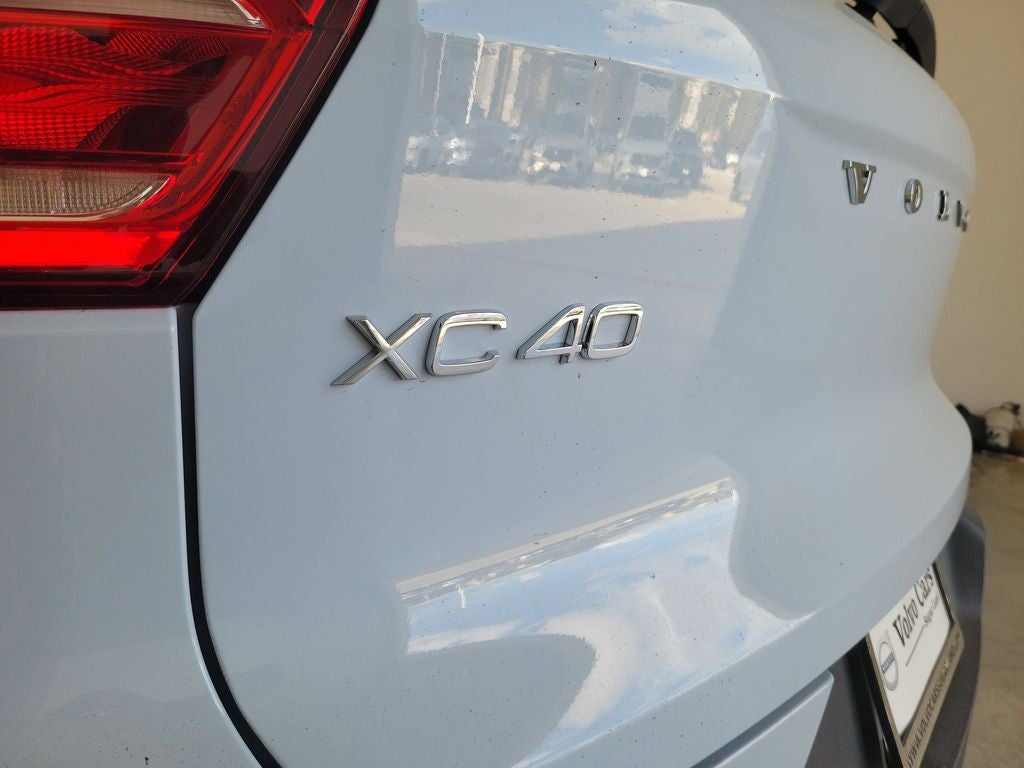 2026 Volvo XC40 B5 Plus