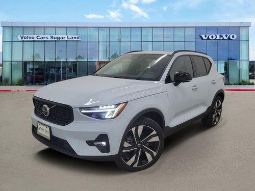 2026 Volvo XC40 B5 Plus