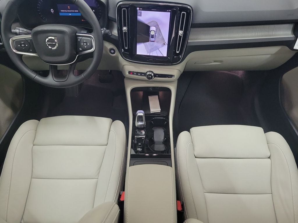2026 Volvo XC40 B5 Plus