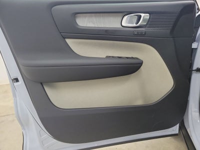 2026 Volvo XC40 B5 Plus