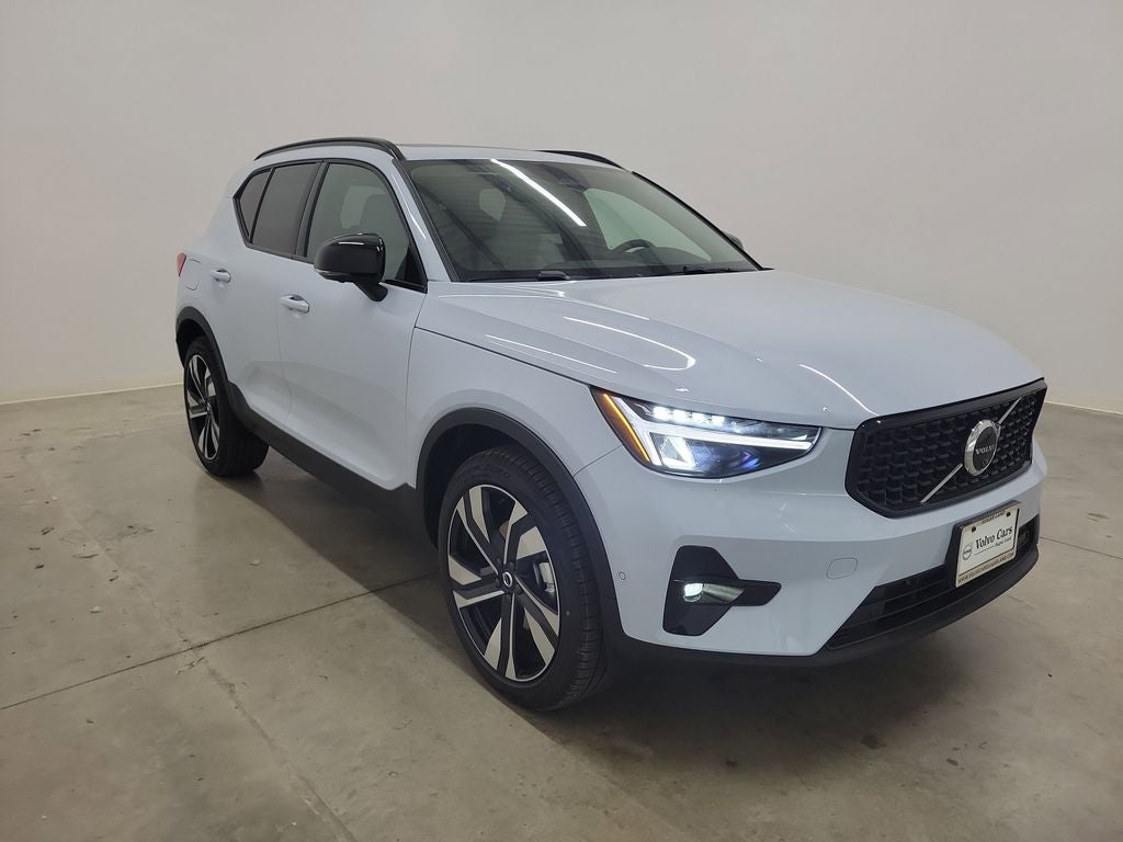 2026 Volvo XC40 B5 Plus