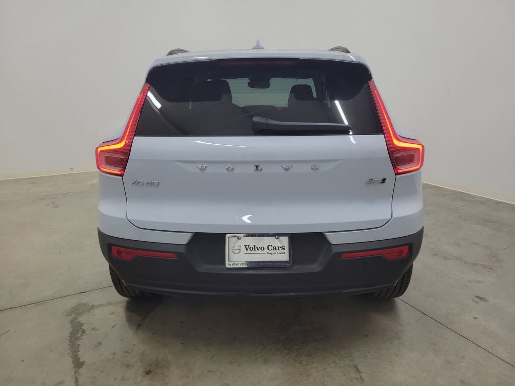 2026 Volvo XC40 B5 Plus