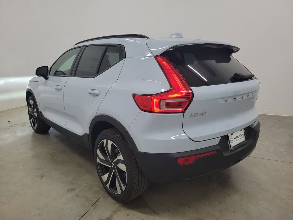 2026 Volvo XC40 B5 Plus