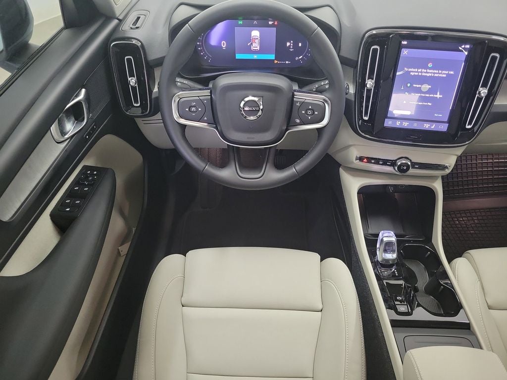 2026 Volvo XC40 B5 Plus