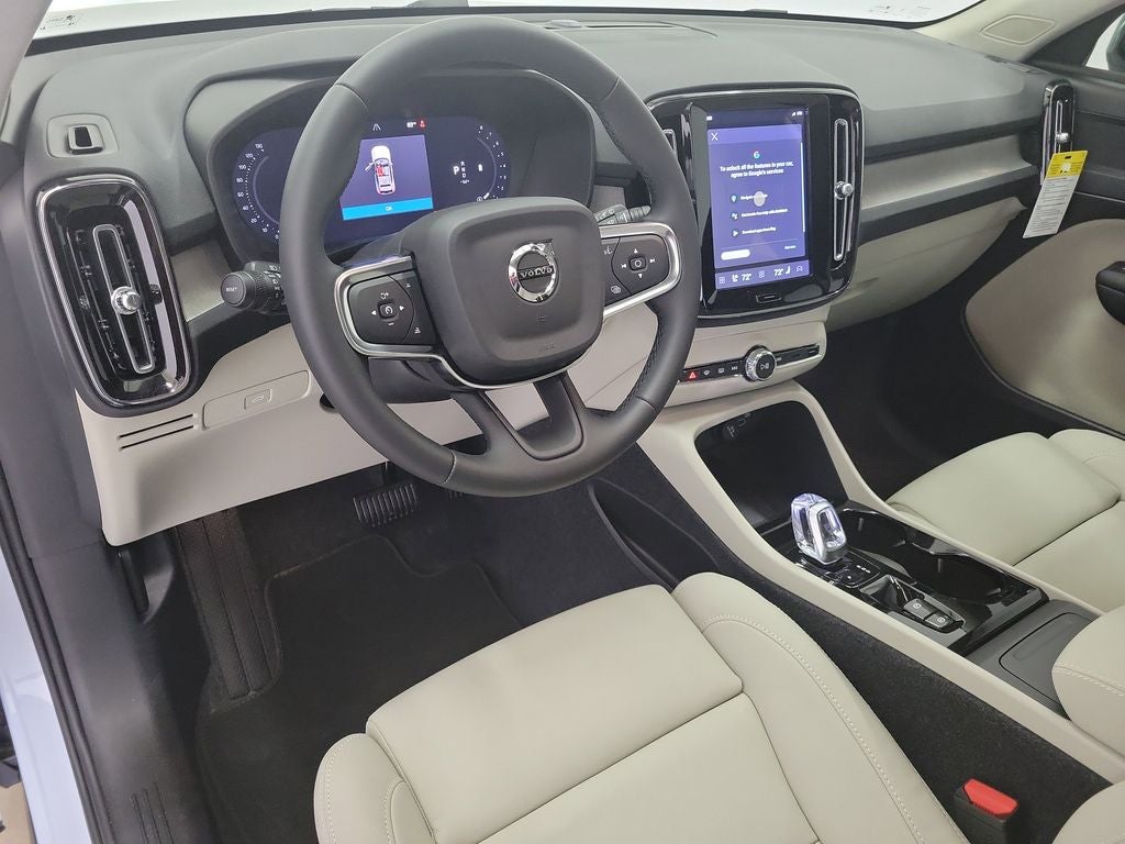 2026 Volvo XC40 B5 Plus