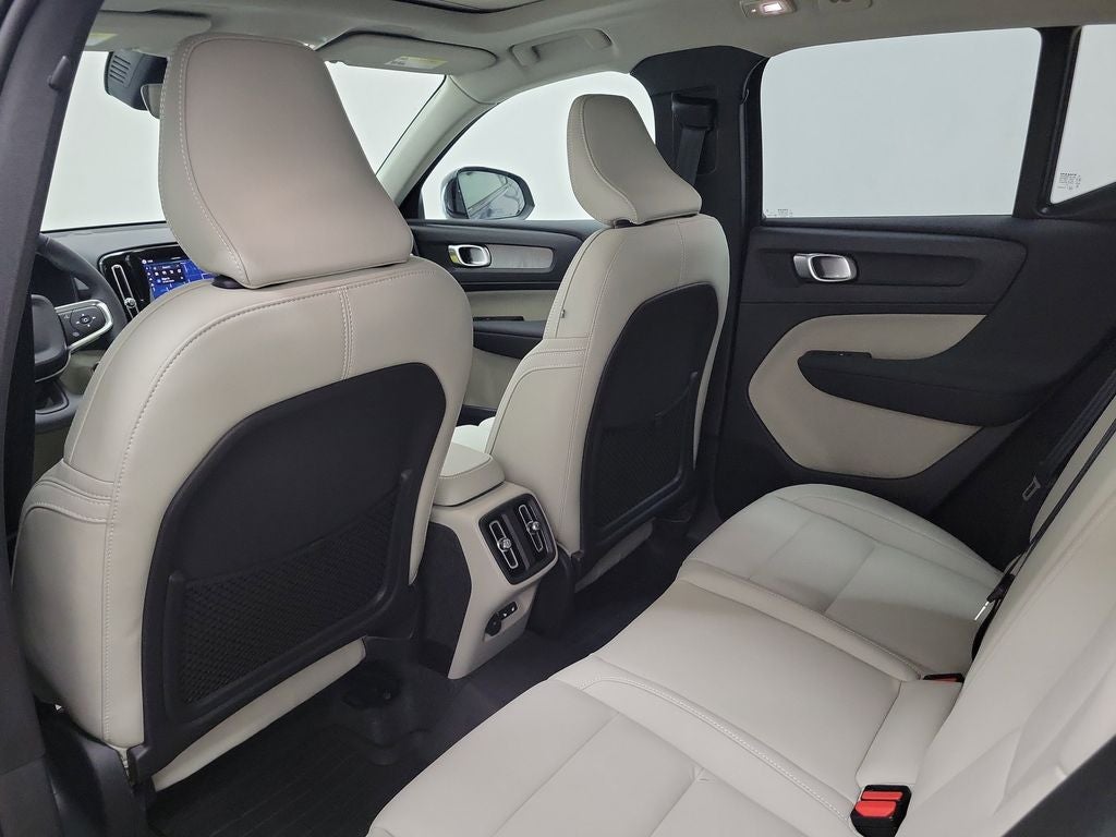 2026 Volvo XC40 B5 Plus