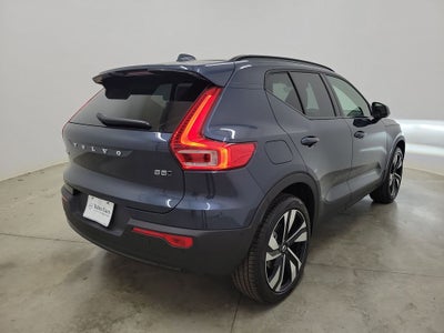 2026 Volvo XC40 B5 Plus