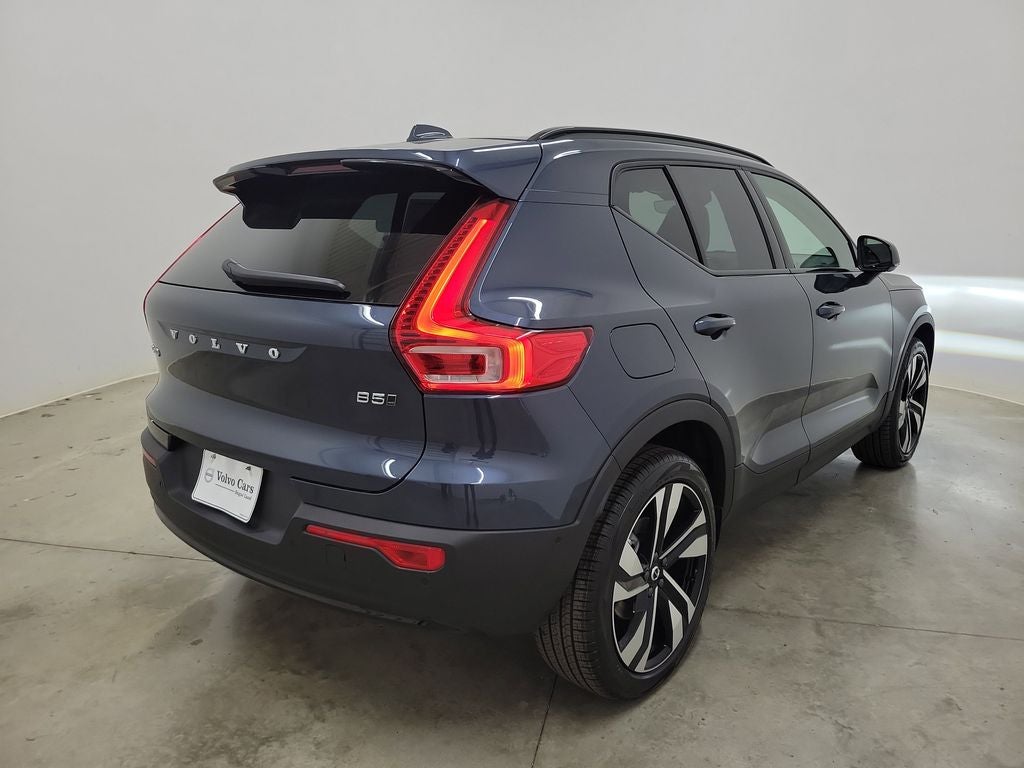 2026 Volvo XC40 B5 Plus