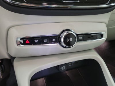 2026 Volvo XC40 B5 Plus