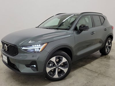 2026 Volvo XC40 B5 Plus