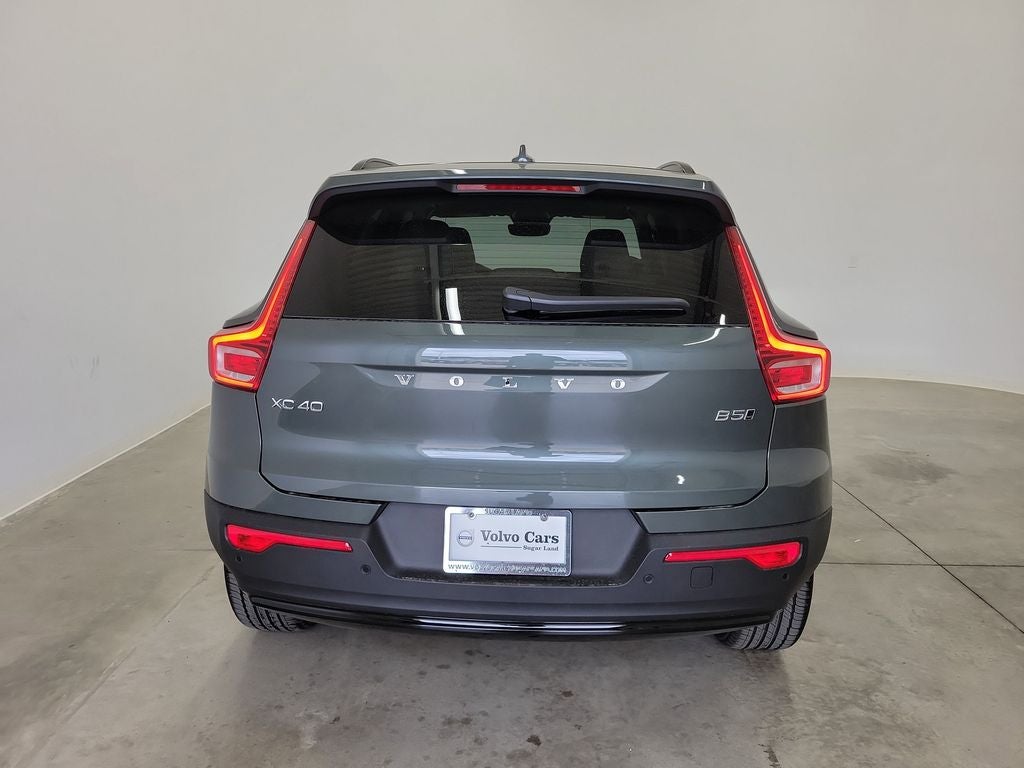 2026 Volvo XC40 B5 Plus
