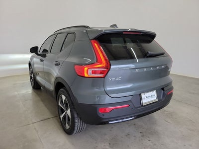 2026 Volvo XC40 B5 Plus