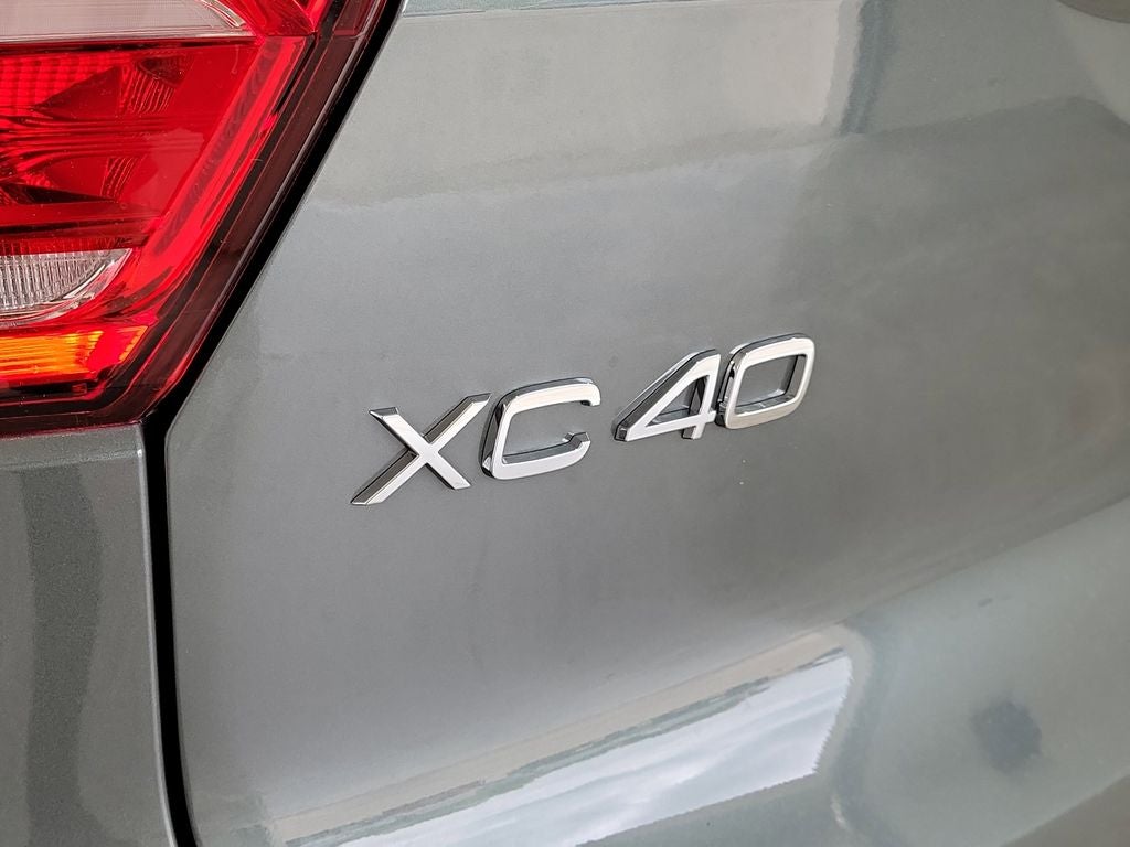 2026 Volvo XC40 B5 Plus