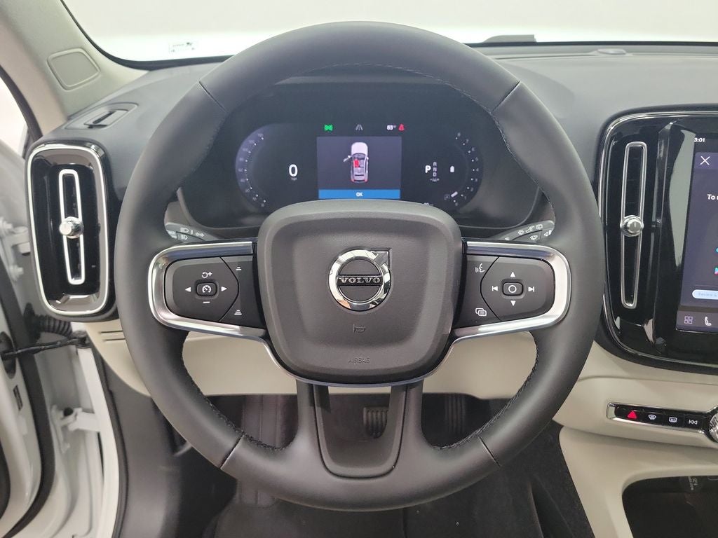 2026 Volvo XC40 B5 Plus