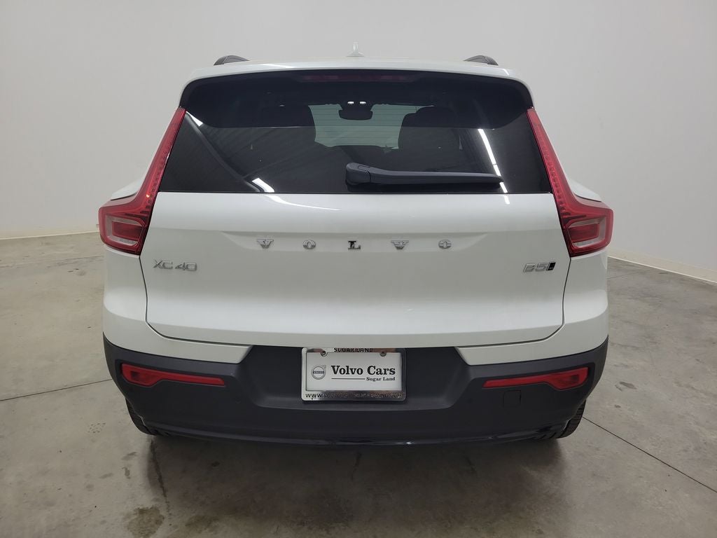 2026 Volvo XC40 B5 Plus