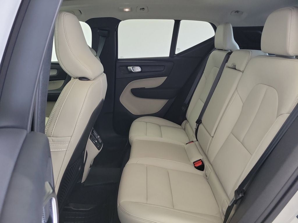 2026 Volvo XC40 B5 Plus