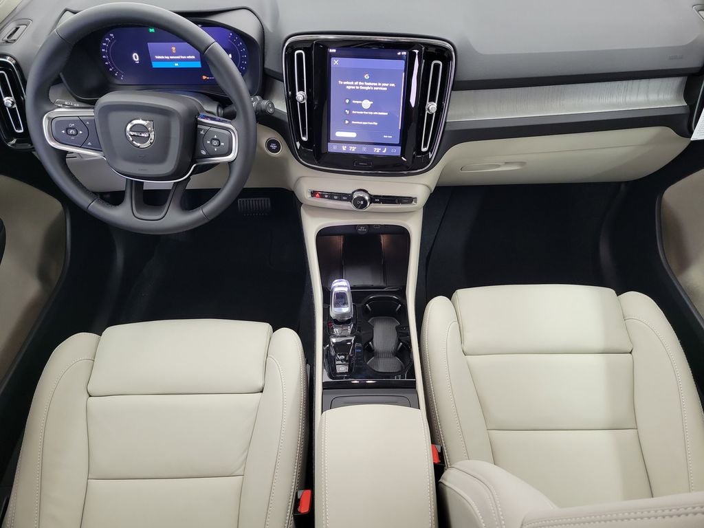 2026 Volvo XC40 B5 Plus