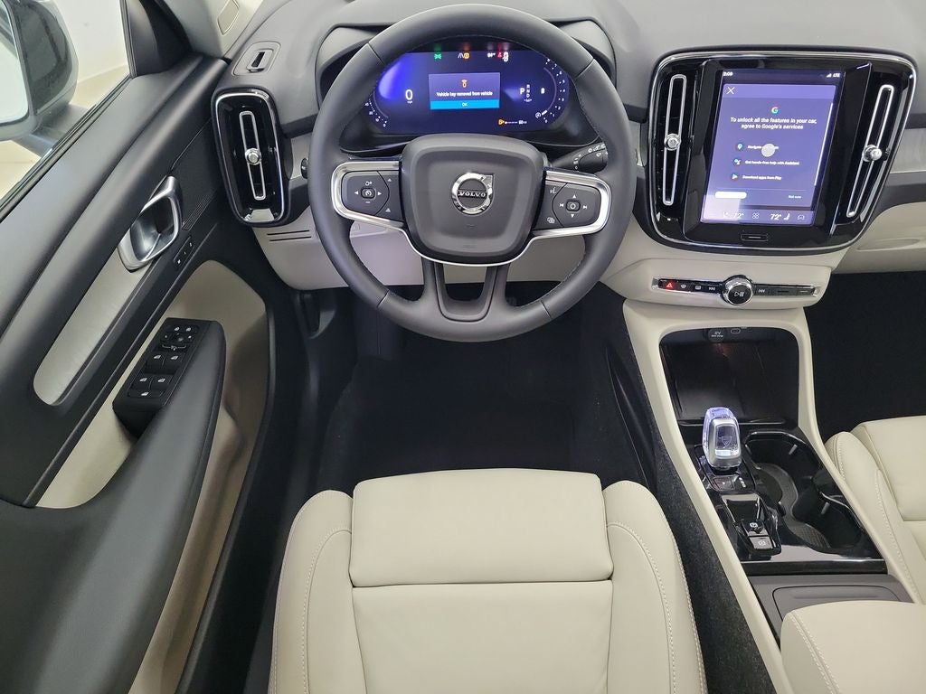 2026 Volvo XC40 B5 Plus