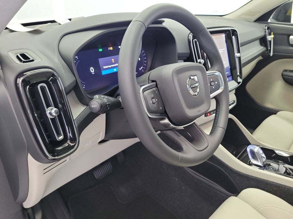 2026 Volvo XC40 B5 Plus