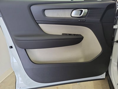 2026 Volvo XC40 B5 Plus