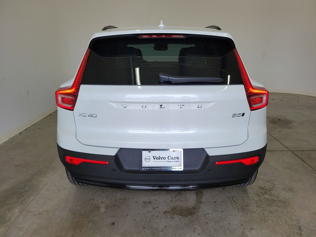 2026 Volvo XC40 B5 Plus