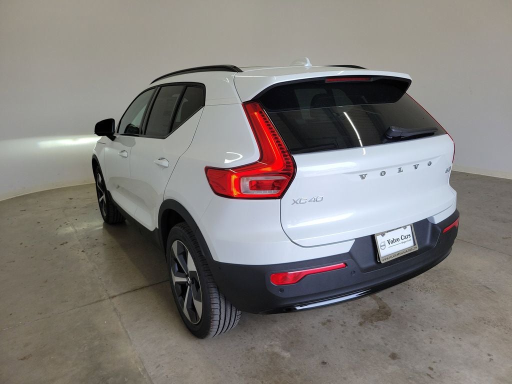 2026 Volvo XC40 B5 Plus