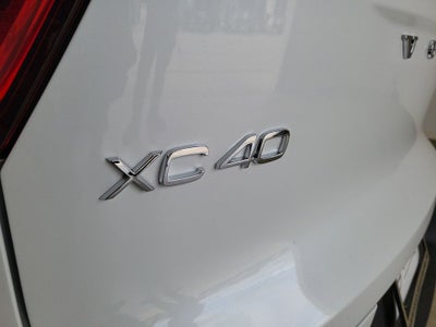 2026 Volvo XC40 B5 Plus