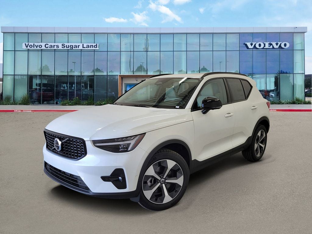 2026 Volvo XC40 PLUS AWD