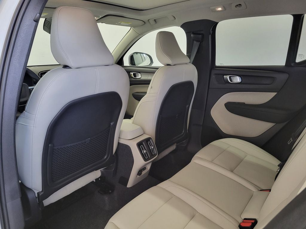 2026 Volvo XC40 PLUS AWD