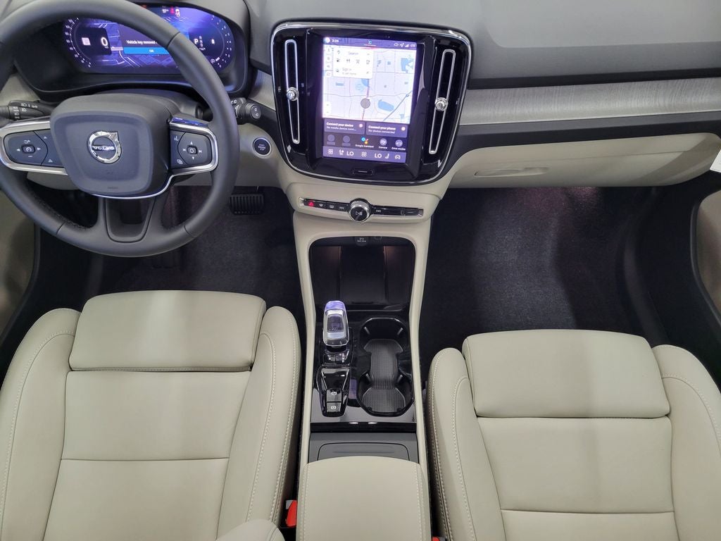 2026 Volvo XC40 PLUS AWD