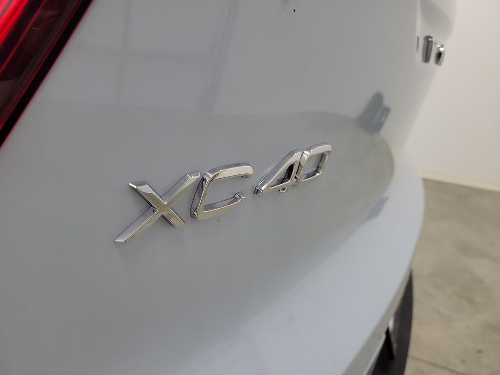2026 Volvo XC40 B5 Plus