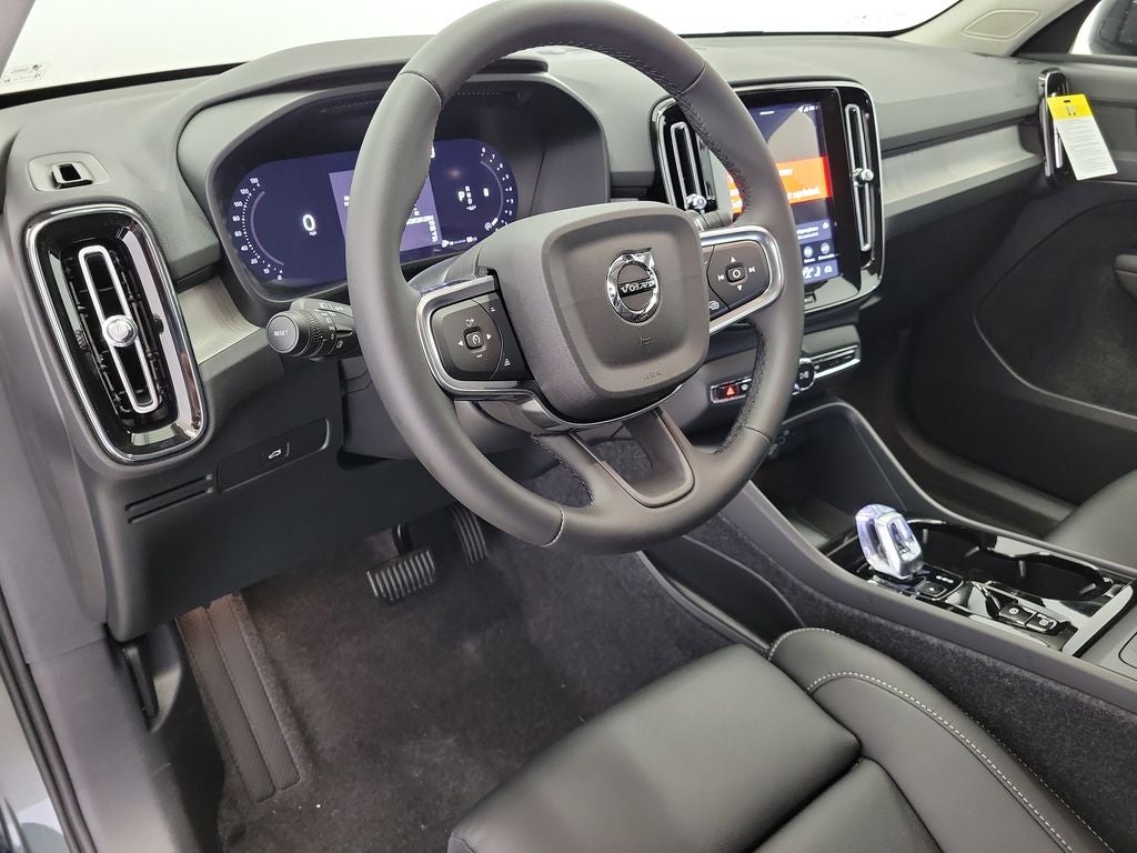 2026 Volvo XC40 B5 Plus