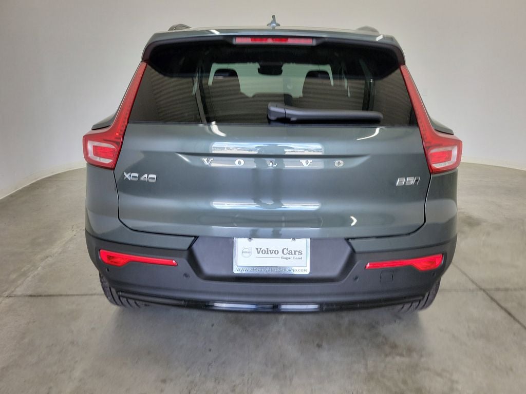 2026 Volvo XC40 B5 Plus