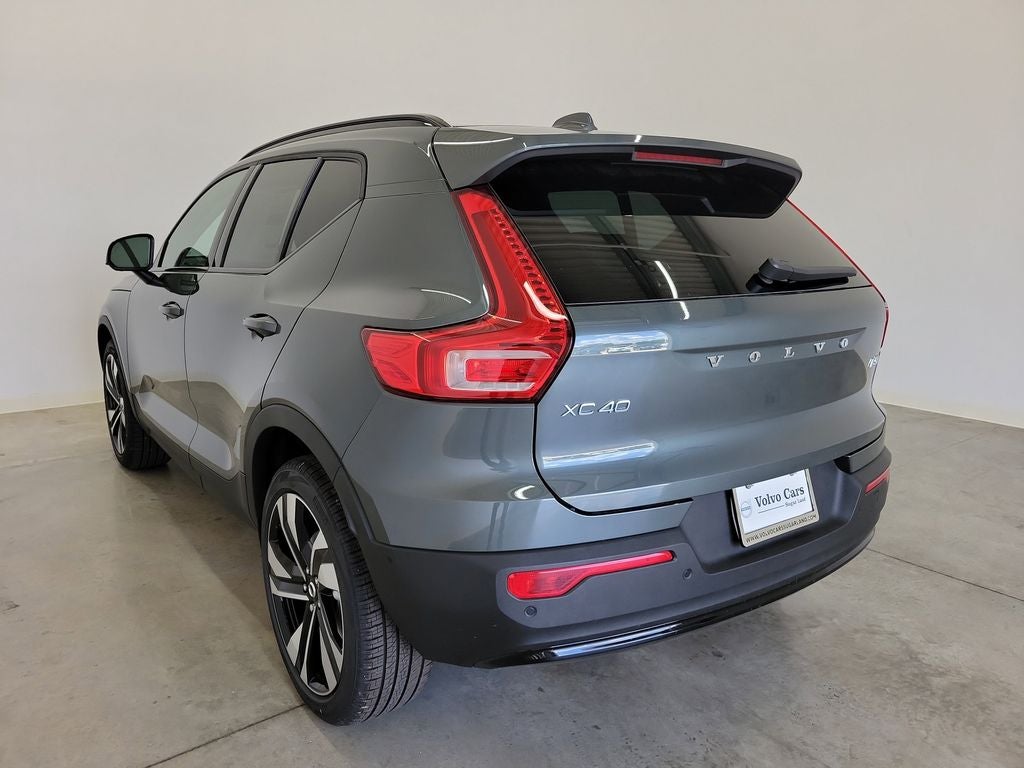 2026 Volvo XC40 B5 Plus