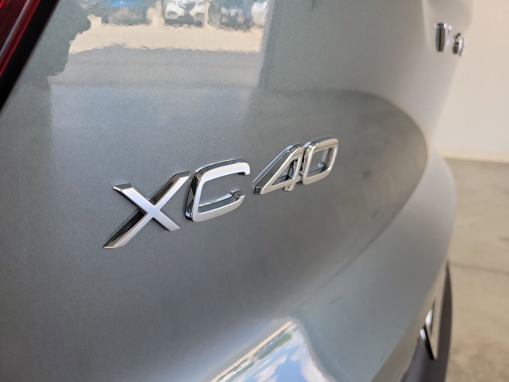 2026 Volvo XC40 B5 Plus