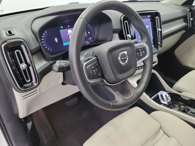 2025 Volvo XC40 B5 Plus Dark Theme