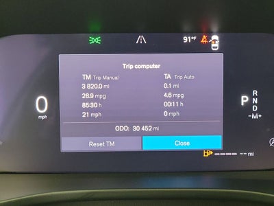 2025 Volvo XC40 B5 Plus Dark Theme