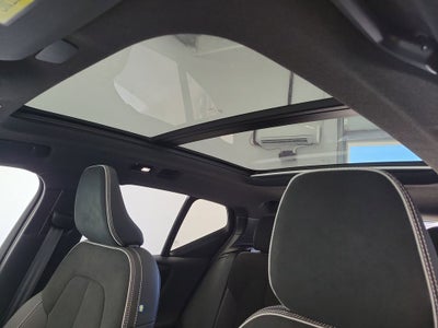 2025 Volvo XC40 B5 Plus Dark Theme