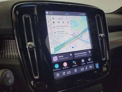 2025 Volvo XC40 B5 Plus Dark Theme